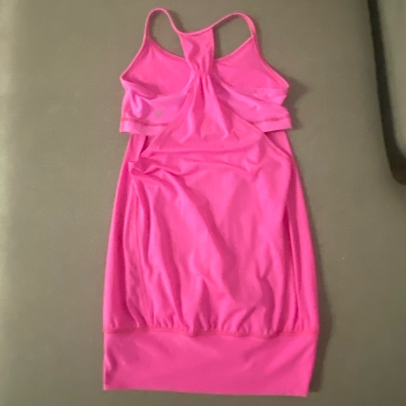 💖LULULEMON 💖Activewear top in pink. Size 6.Like new condition. - Picture 6 of 9